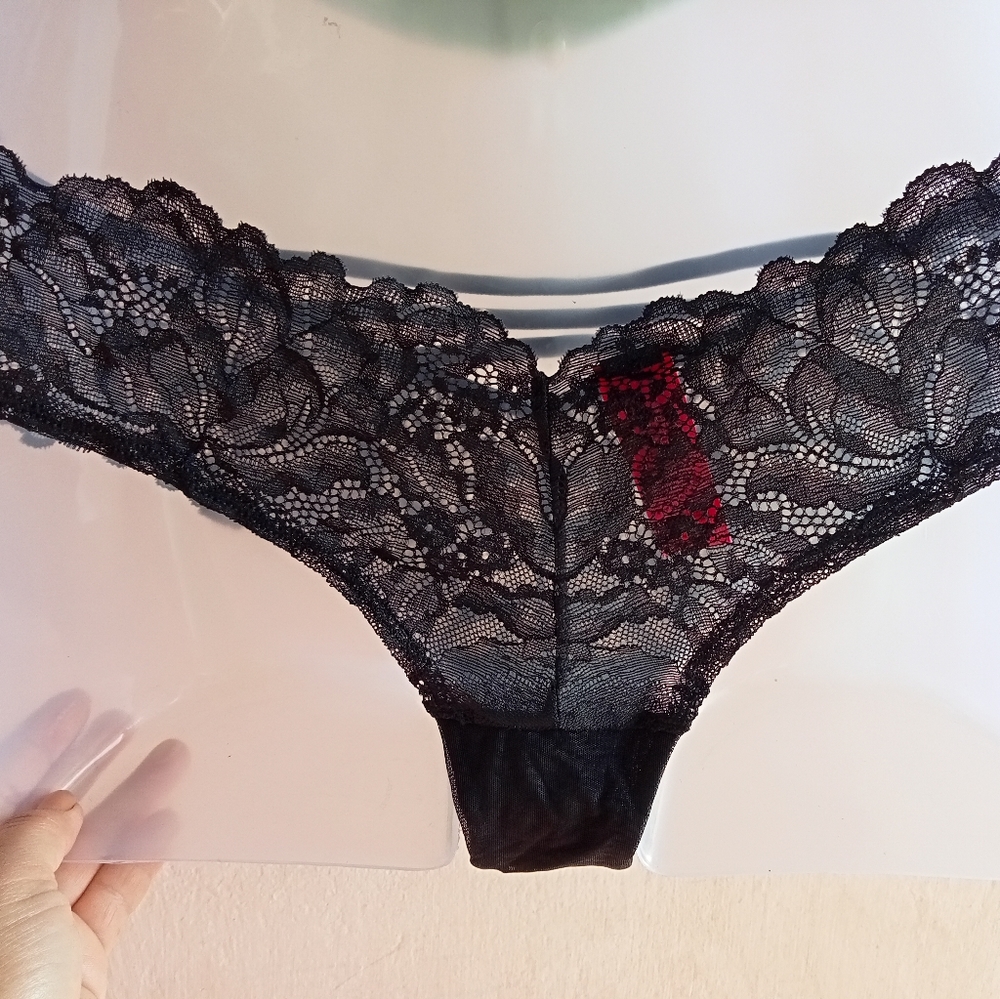La SENZA lingerie - Picture 2 of 5